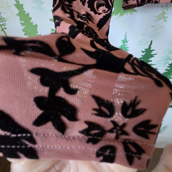 Papaya Floral Ruched Crop Top - Picture 12 of 13